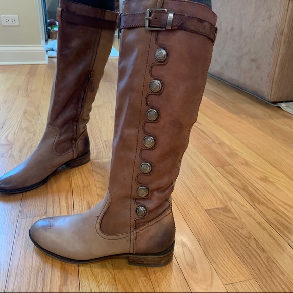 Brown boots with buttons up the side - Picture 8 of 9